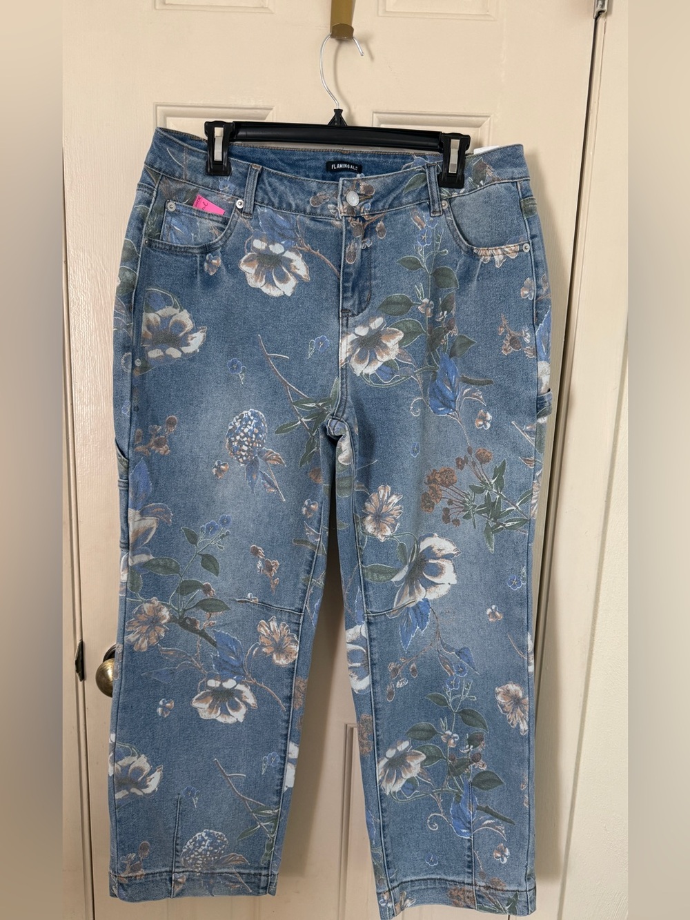Flamingals women’s floral medium wash jeans size XL